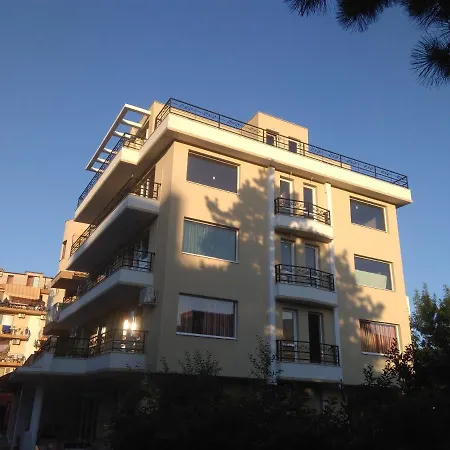 Relax Larrisa Primorszko