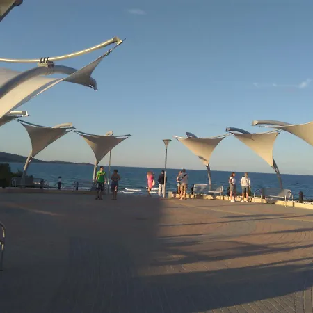 Relax Larrisa * Primorszko