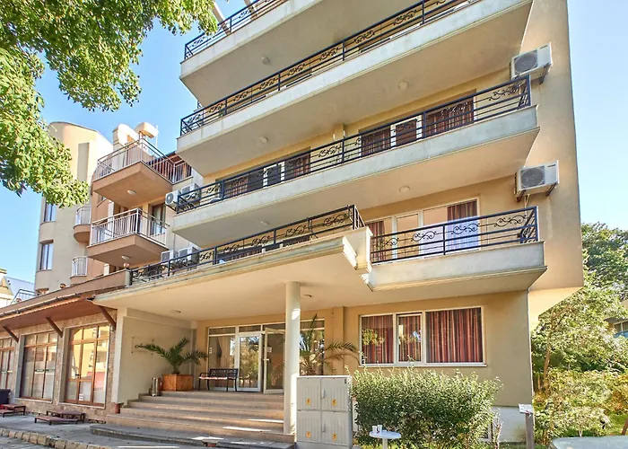 Relax Larrisa * Πριμόρσκο