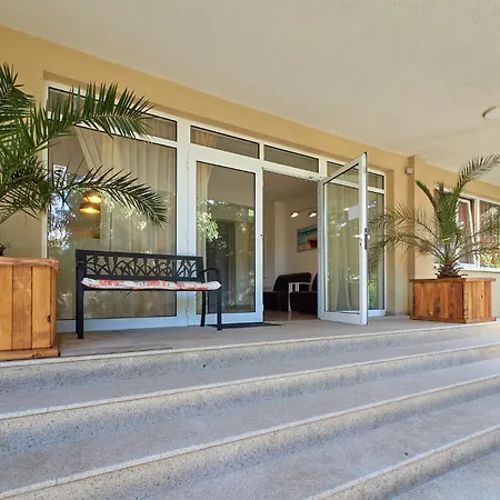 Appartement Relax Larrisa *